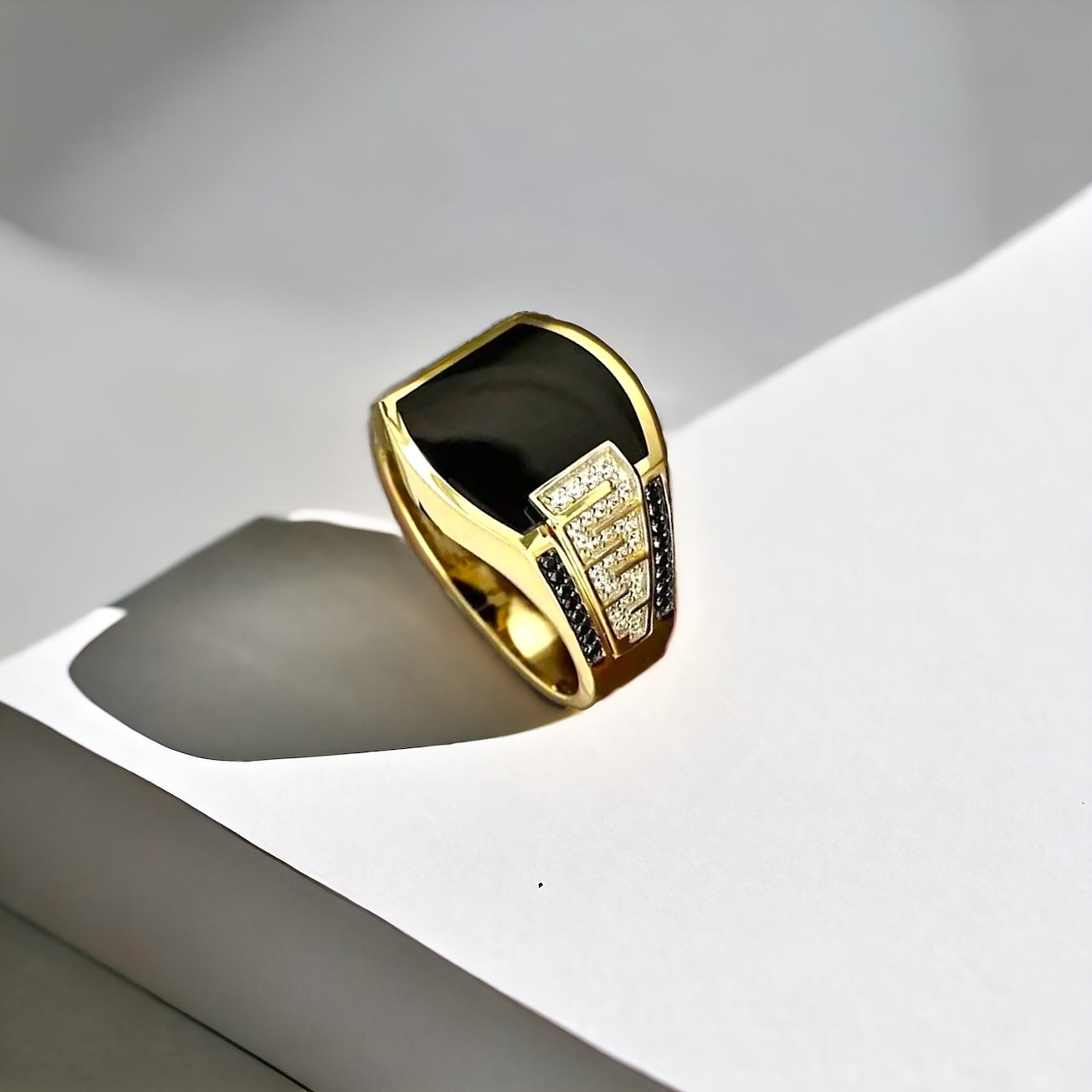 Eclipse Grandeur Ring